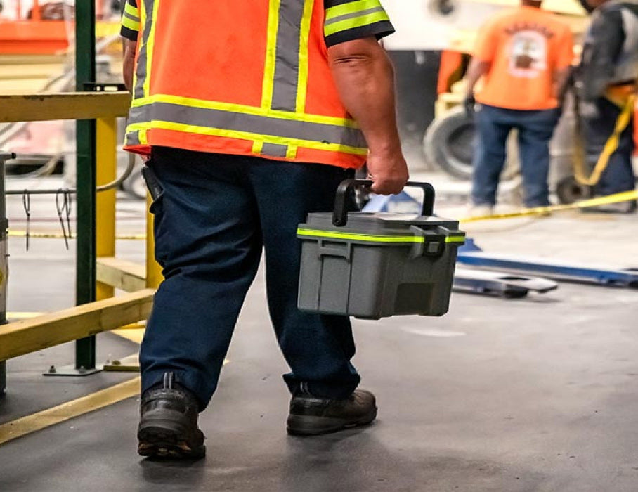 Pelican 8QT Personal Cooler & Dry Box easy carry handle