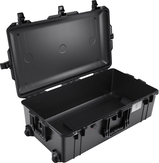 Pelican 1615 Black No Foam UPDATED LATCHES